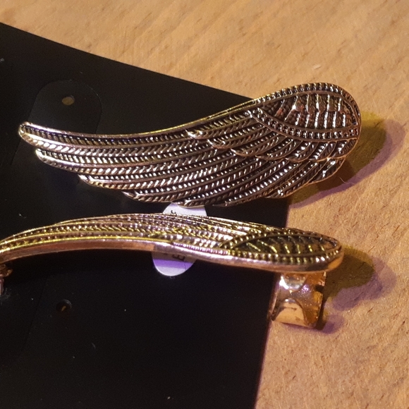 Earrings - Picture 2 of 5